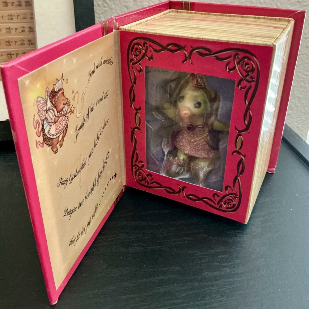 NIB RARE COLLECTIBLE CINDER DRAGON BY REAL MUSGRAVE 2005